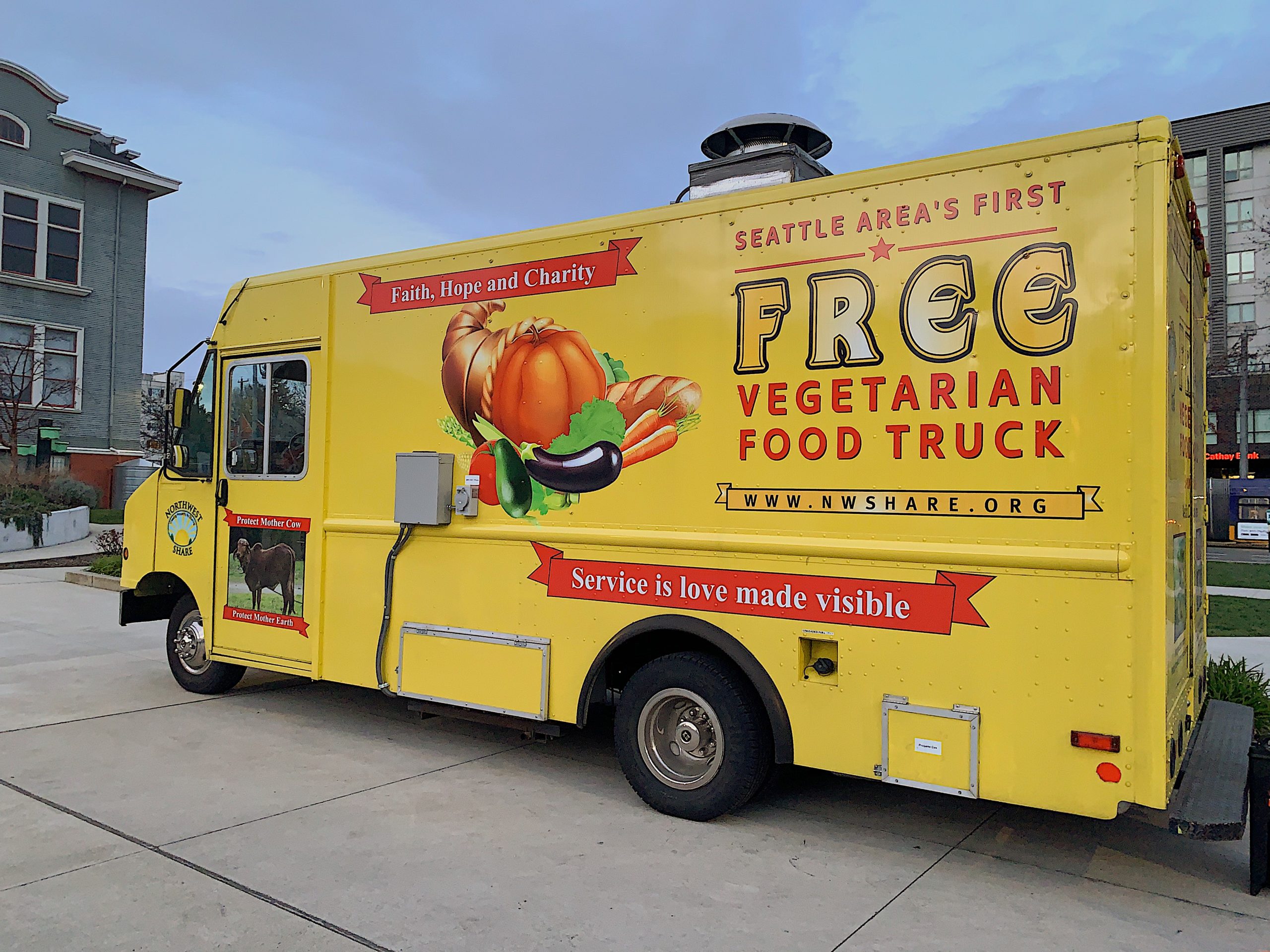 gallery-free-vegetarian-food-truck