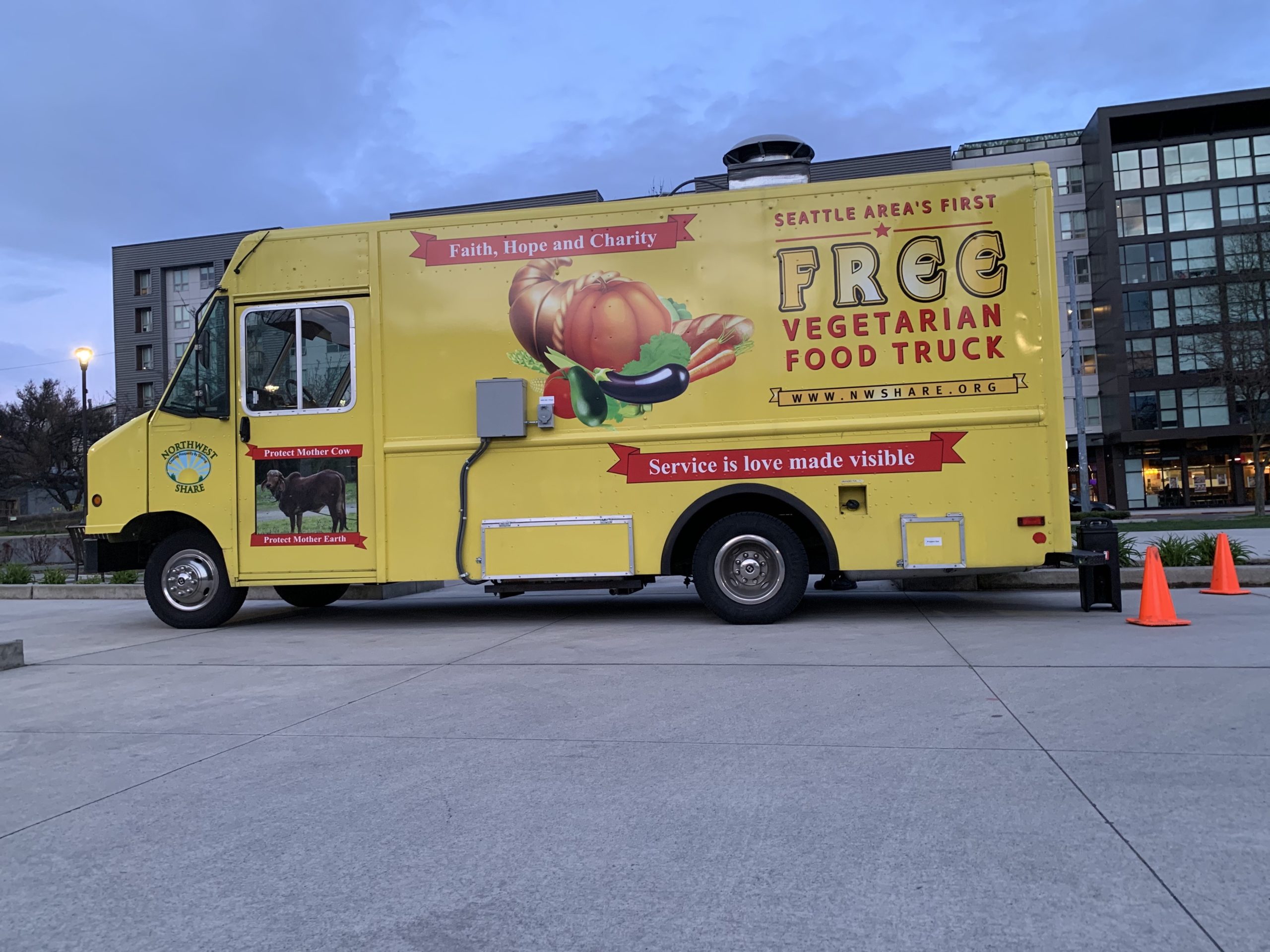 gallery-free-vegetarian-food-truck